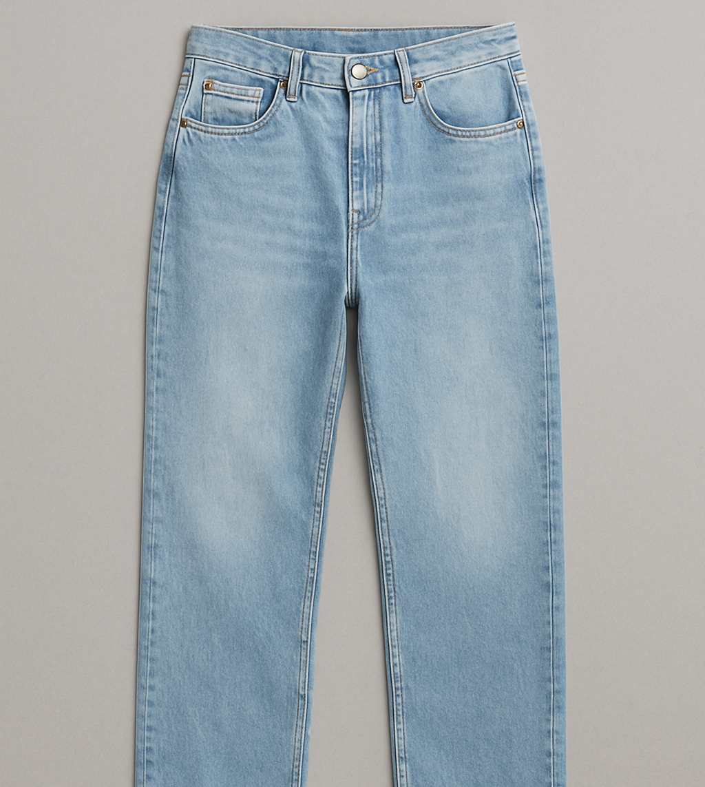 Denim Straight-Cut Jeans – Light Wash