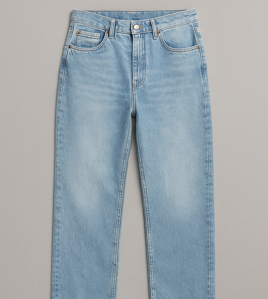 Denim Straight-Cut Jeans – Light Wash
